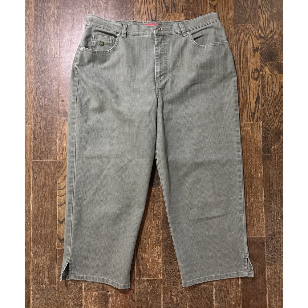 GLORIA VANDERBILT Capri Jeans Size 32x22 Red Tag High Rise‎ Medium Green